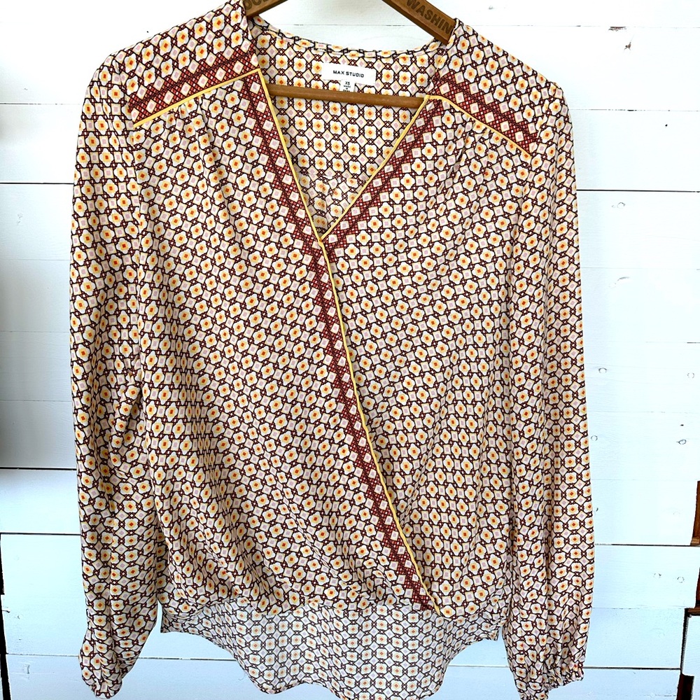 Women’s blouse